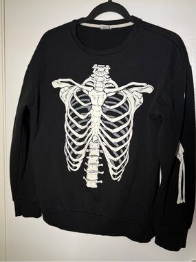 Celebrate Halloween Black Kids 14/16 Skeleton Graphic Crewneck Sweater